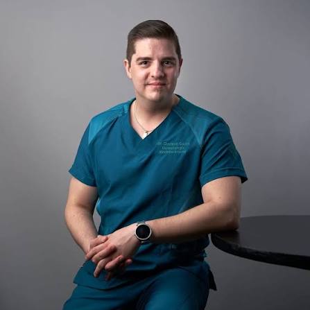 Dr. Gustavo Garza